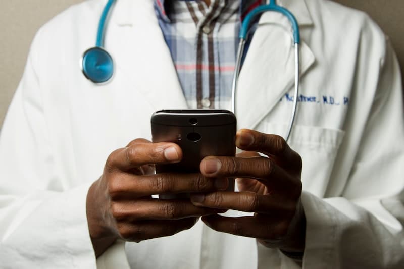 MyLabcorp: la app que usa IA de OpenAI para explicarte tus análisis de sangre
